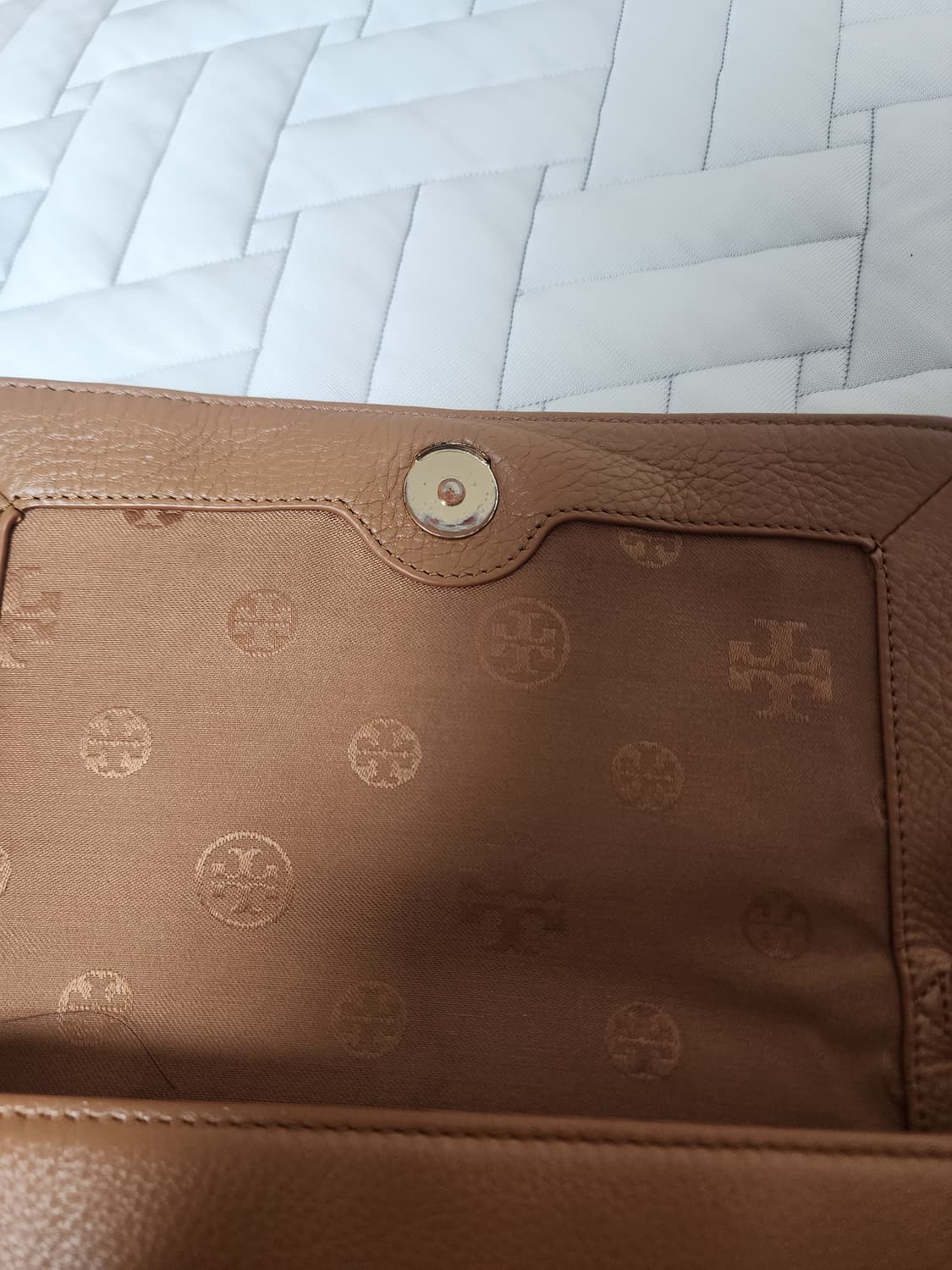 토리버치 봄베 Bombe-T Zip-Top Crossbody 상품이미지4