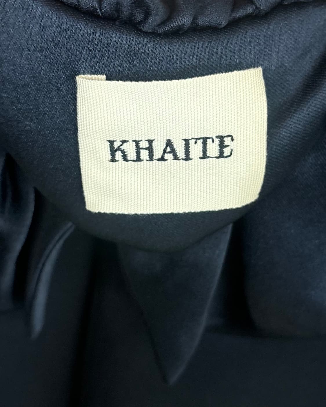 케이트 러플 하이넥 네이비 실크 블라우스 상품이미지7