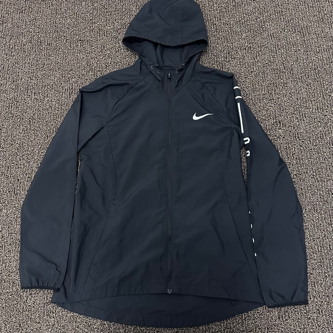 NIKE 나이키 여성 경량 바람막이 블랙 90(L) 상품이미지1