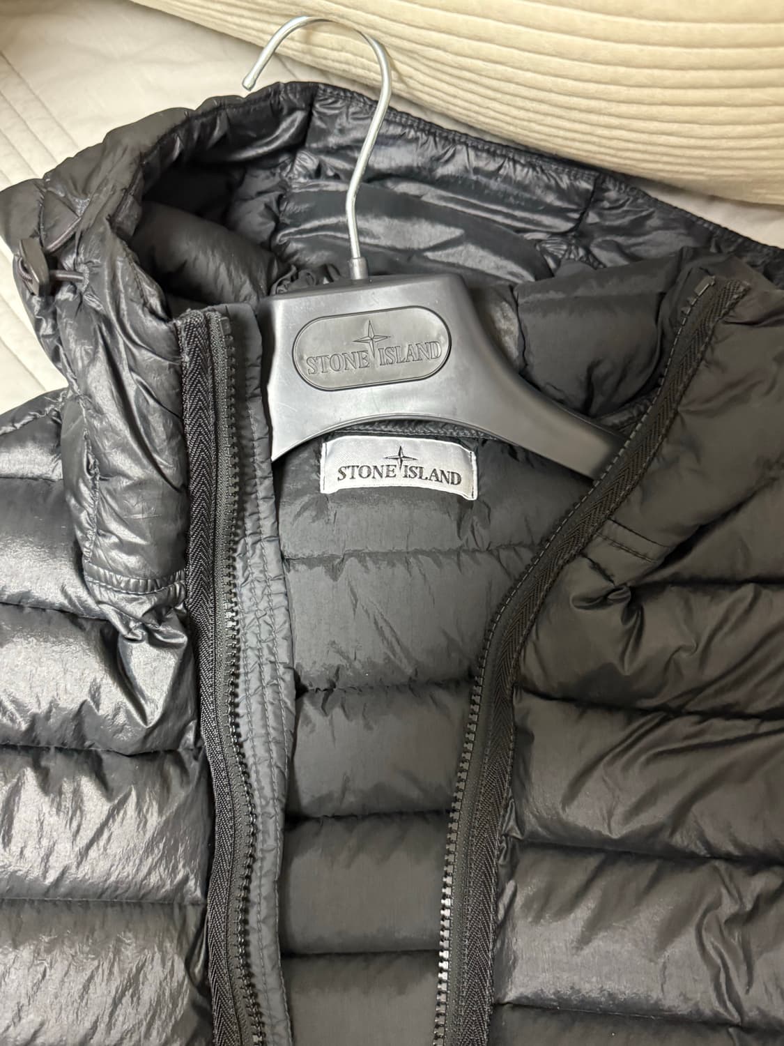 25ss 스톤아일랜드 룸우븐 체임버스 경량패딩 M사이즈 상품이미지2