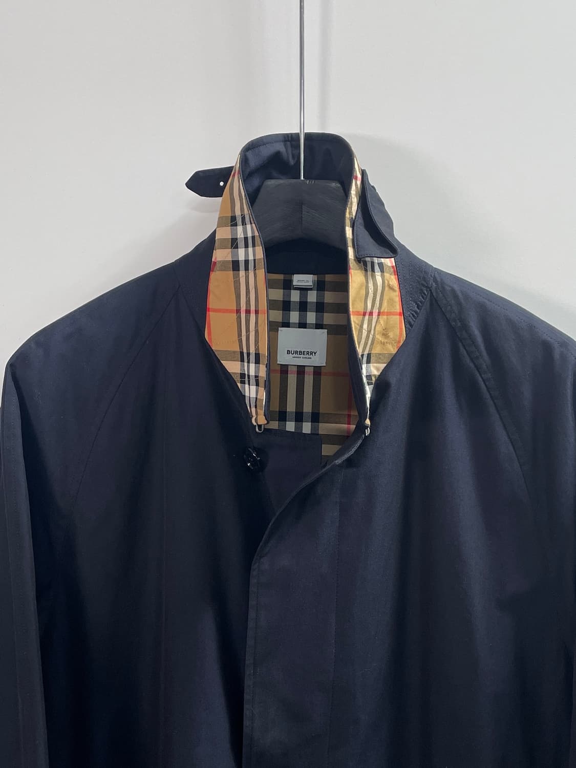 버버리 신형 캠든 네이비 싱글 트렌치코트 (on.359) 상품이미지3