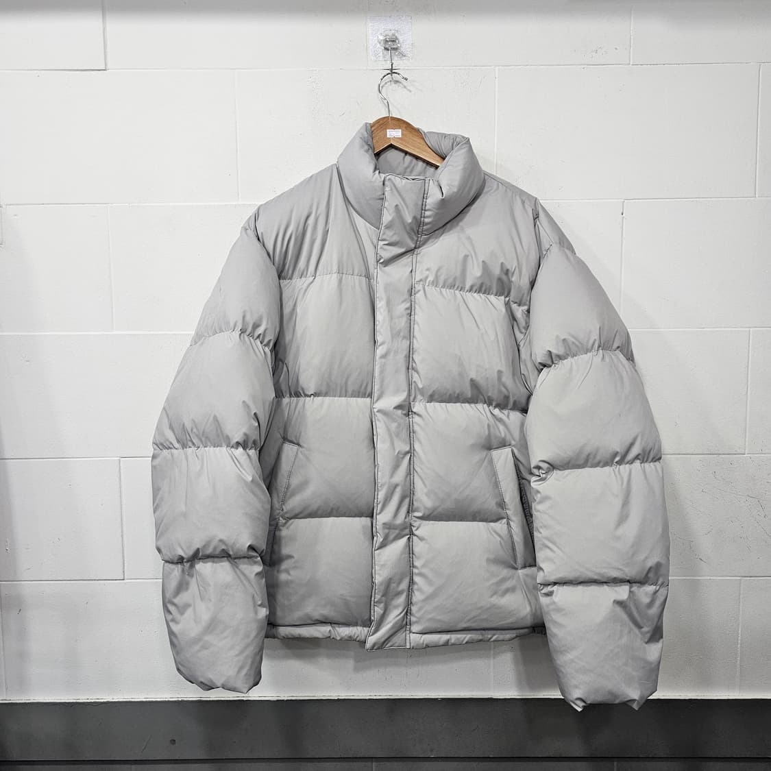 인사일런스 에센셜 다운자켓 상품이미지1