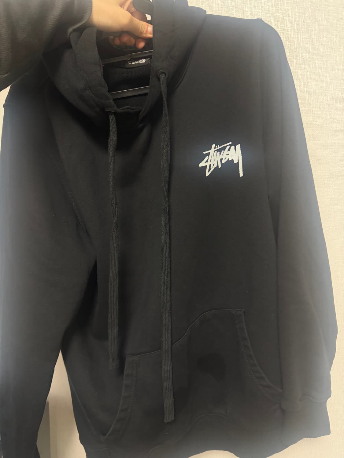 스투시 블랙 후드티 s 판매합니다 상품이미지2