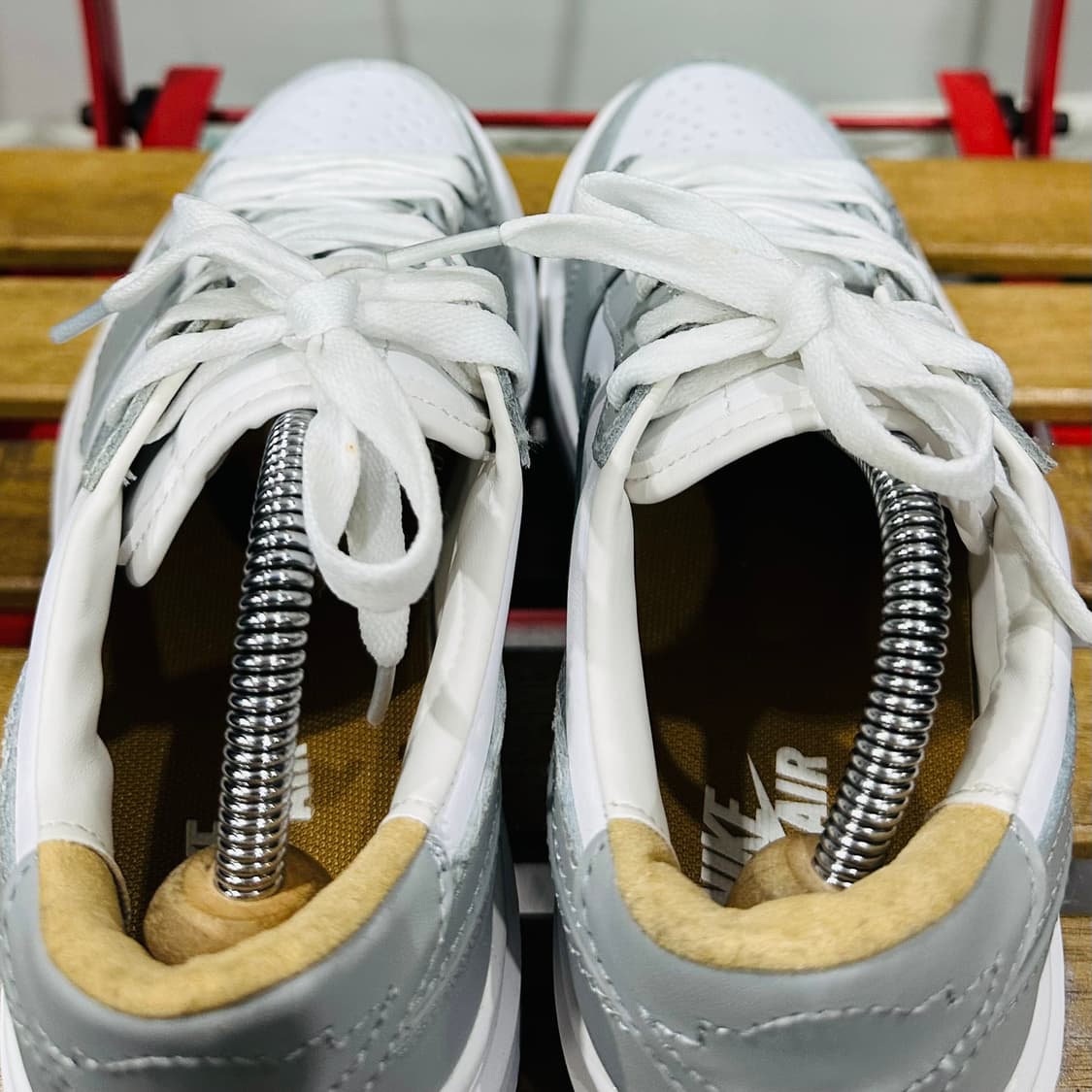 250) 나이키 운동화 남녀공용 신발 조던 1 엘리베이트 울프 그레이 상품이미지5