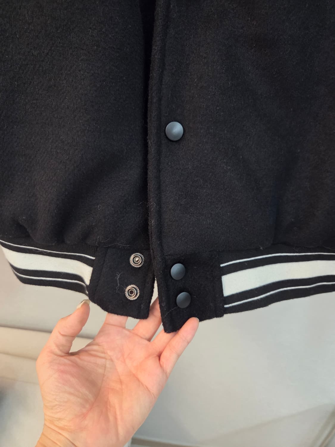 더바이닐하우스 음양 바시티 자켓 블랙 상품이미지6