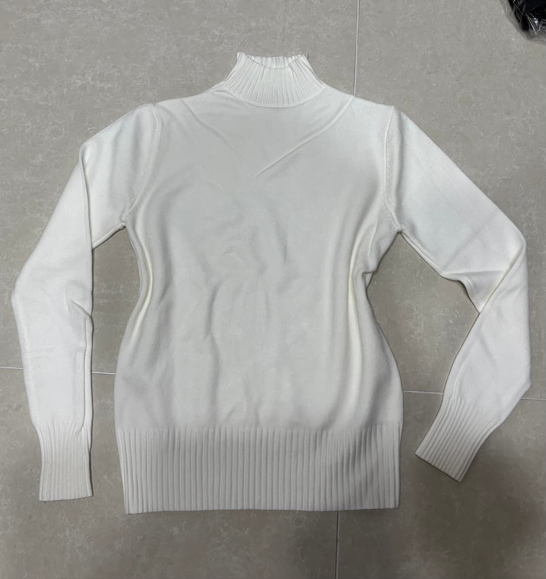 화이트 목폴라 니트 새상품 상품이미지1