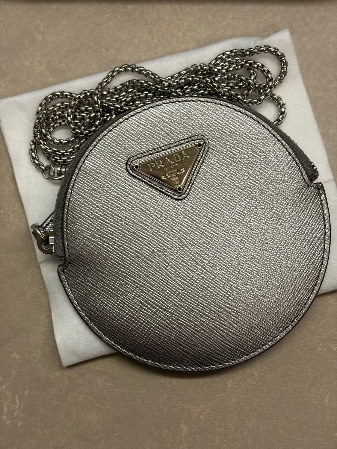 프라다 사피아노 라운드 크로스백 상품이미지8