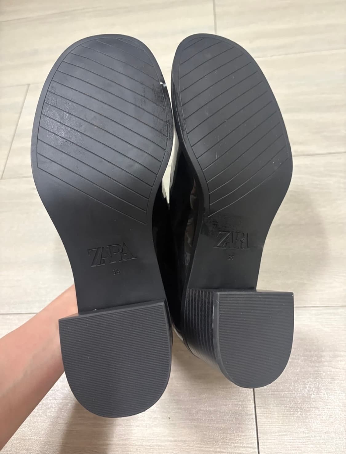 ZARA)에나멜 메리제인 구두 블랙 235사이즈 굽5.5cm(품절,새상품 상품이미지10