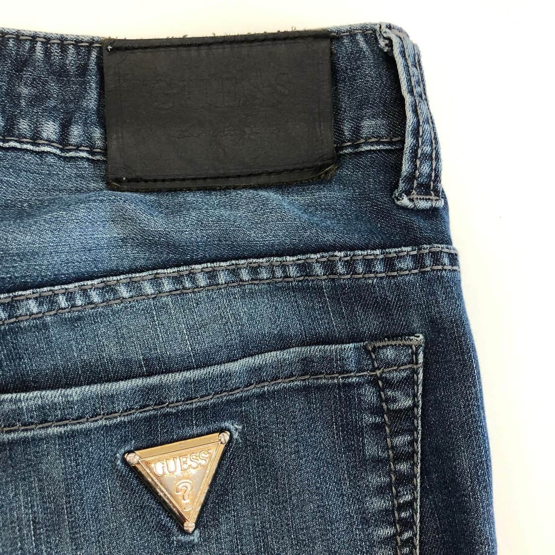 게스 금장 스틸로고 워싱청바지 32 인치 상품이미지3