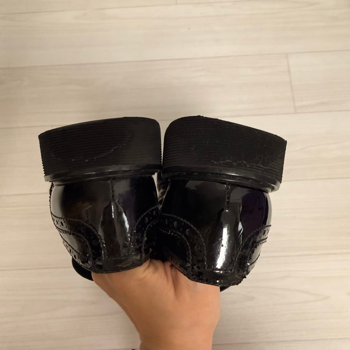 [36.5] 프라다 에나멜 로퍼 블랙 상품이미지6