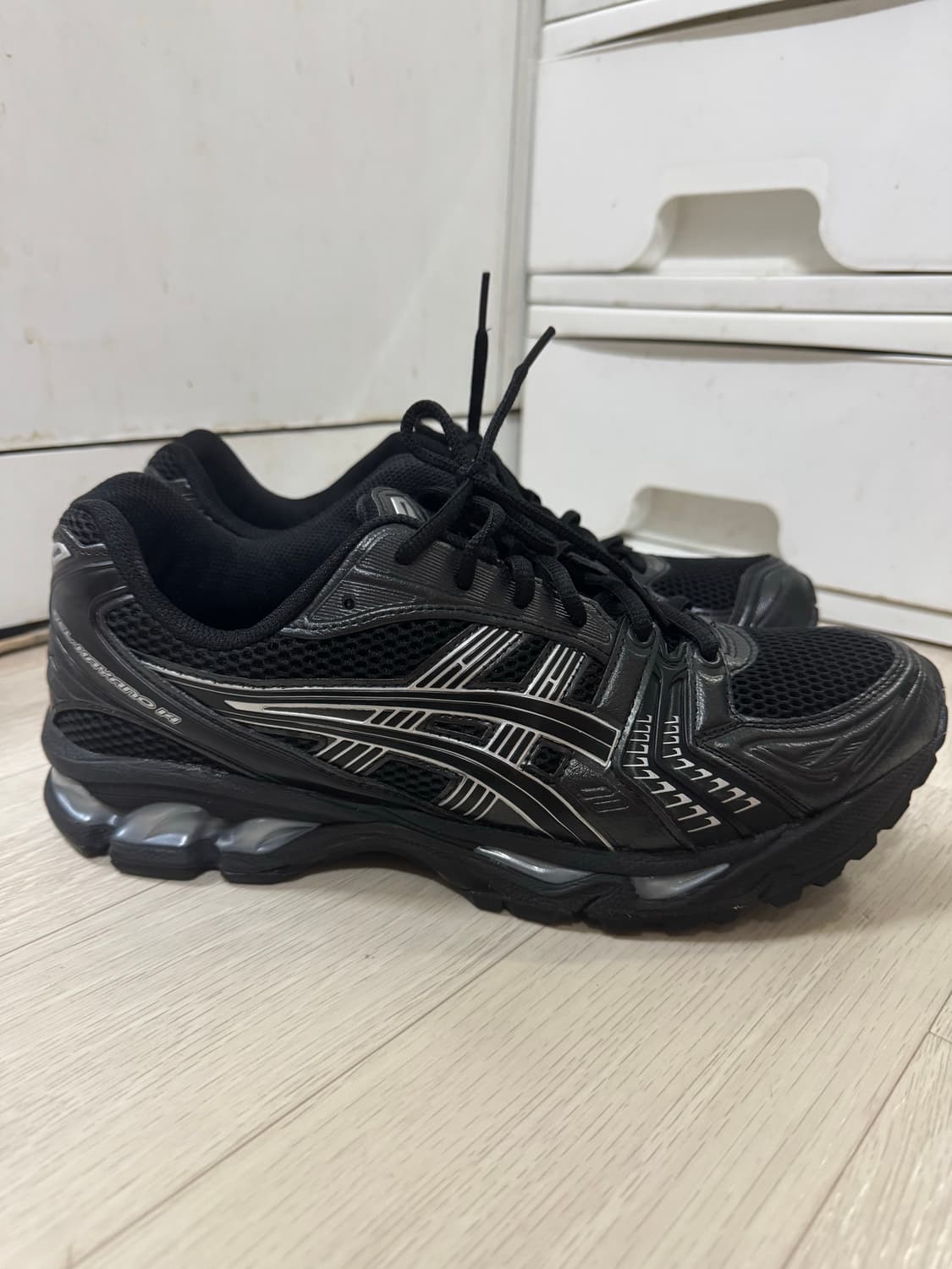 아식스 젤카야노14 블랙퓨어실버 285 상품이미지4