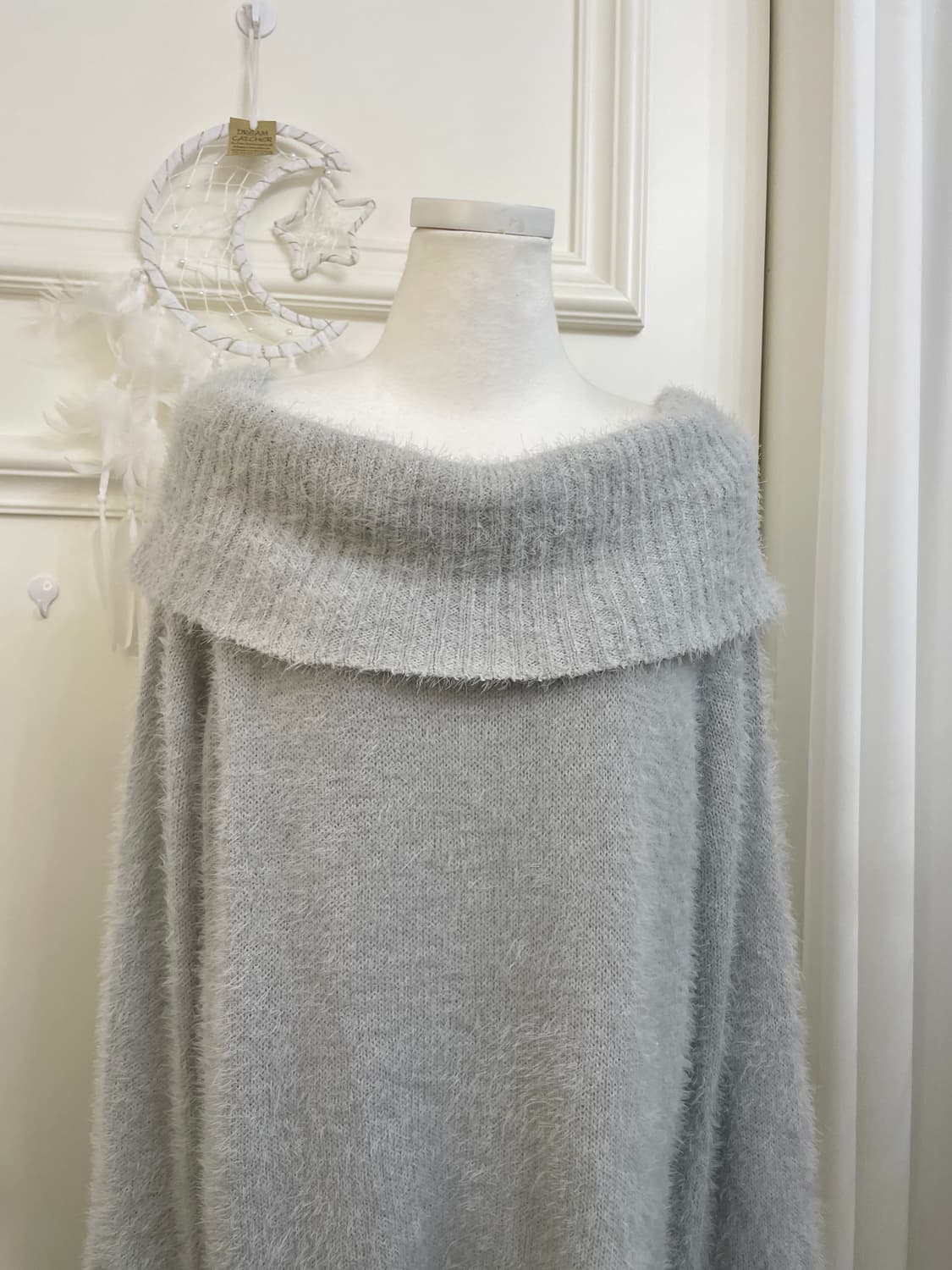 fog blue shaggy off-shoulder over sweate 상품이미지5