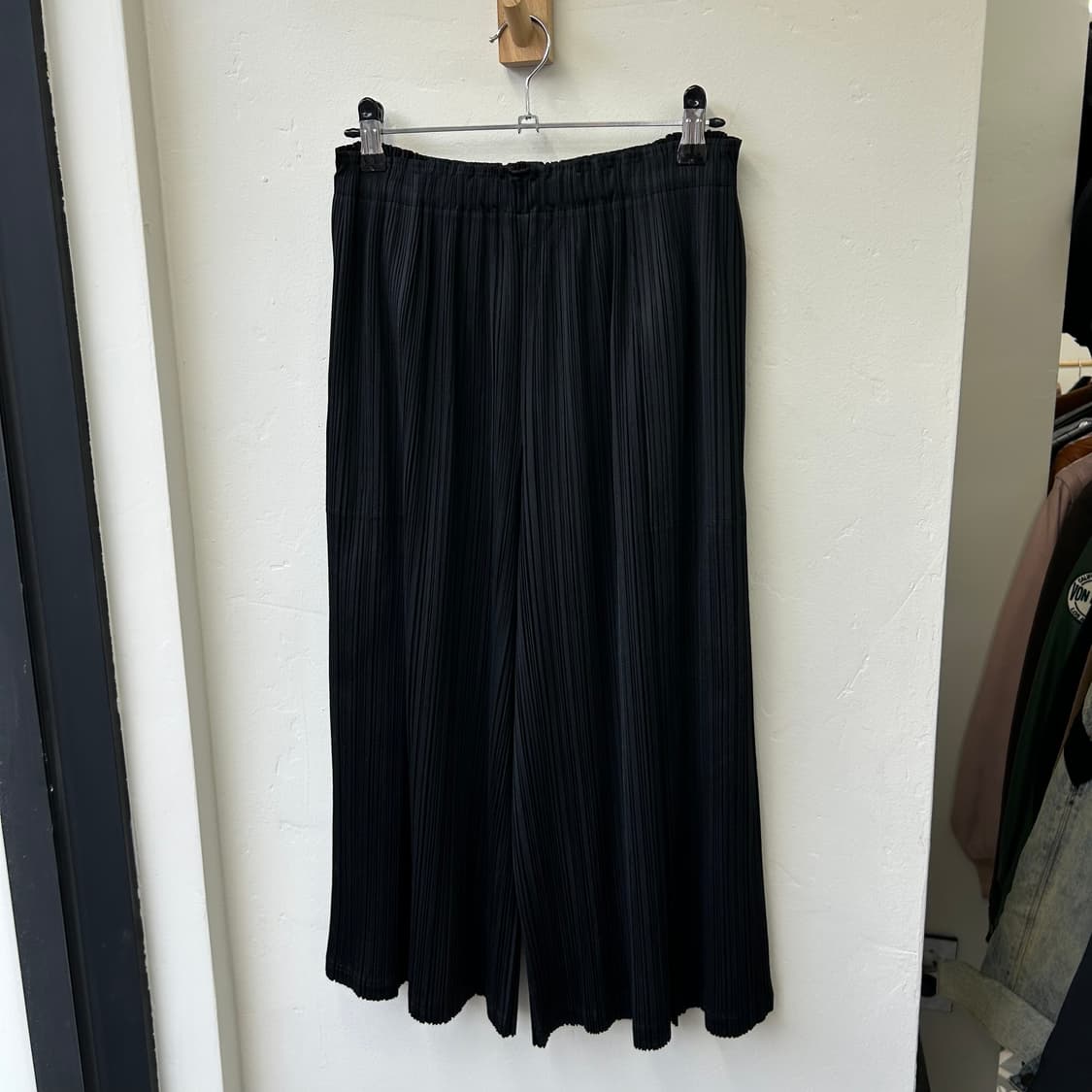 플리츠플리즈 블랙 팬츠 상품이미지2