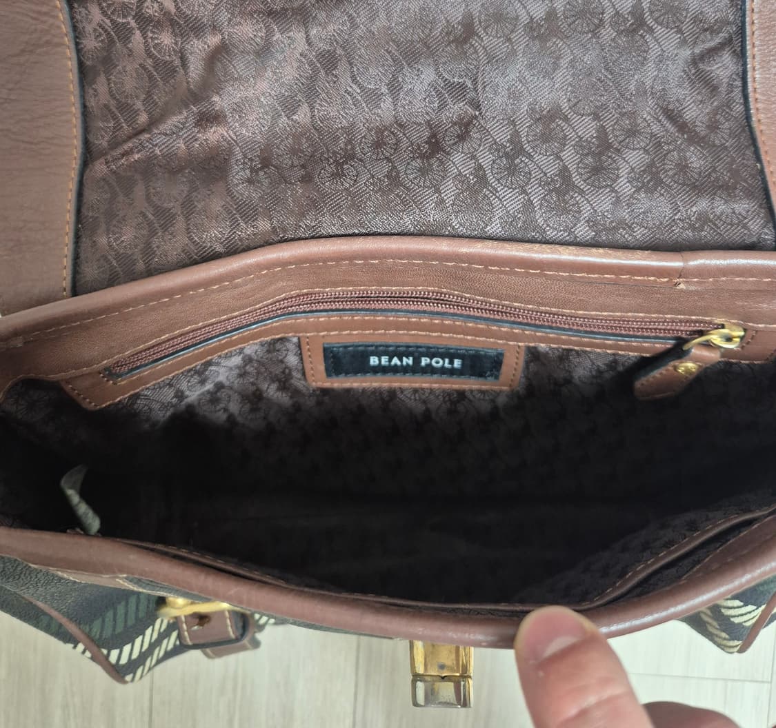 빈폴 가죽 크로스백 상품이미지2