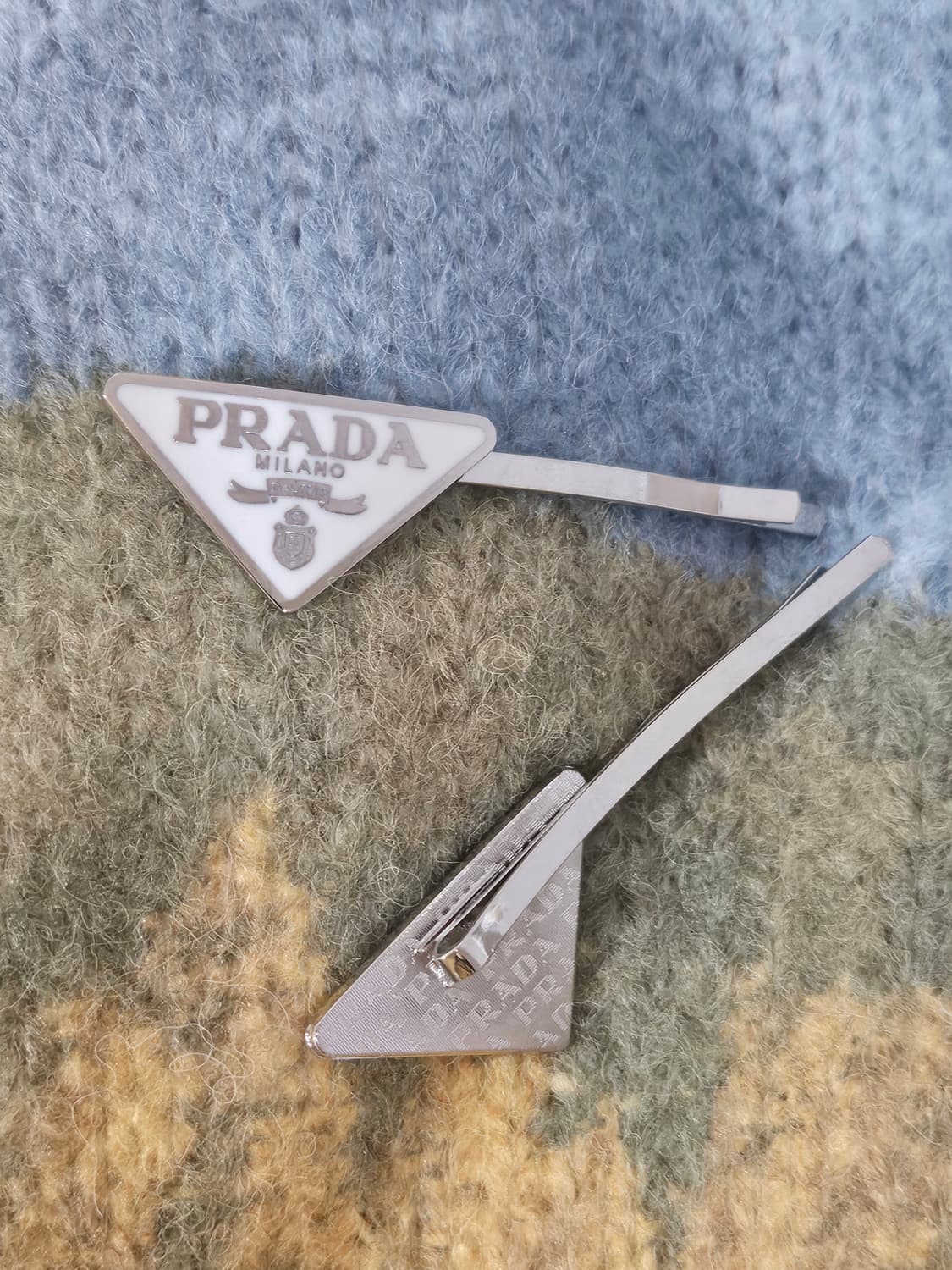 프라다 빈티지 업사이클링 헤어핀 세트 화이트 상품이미지3