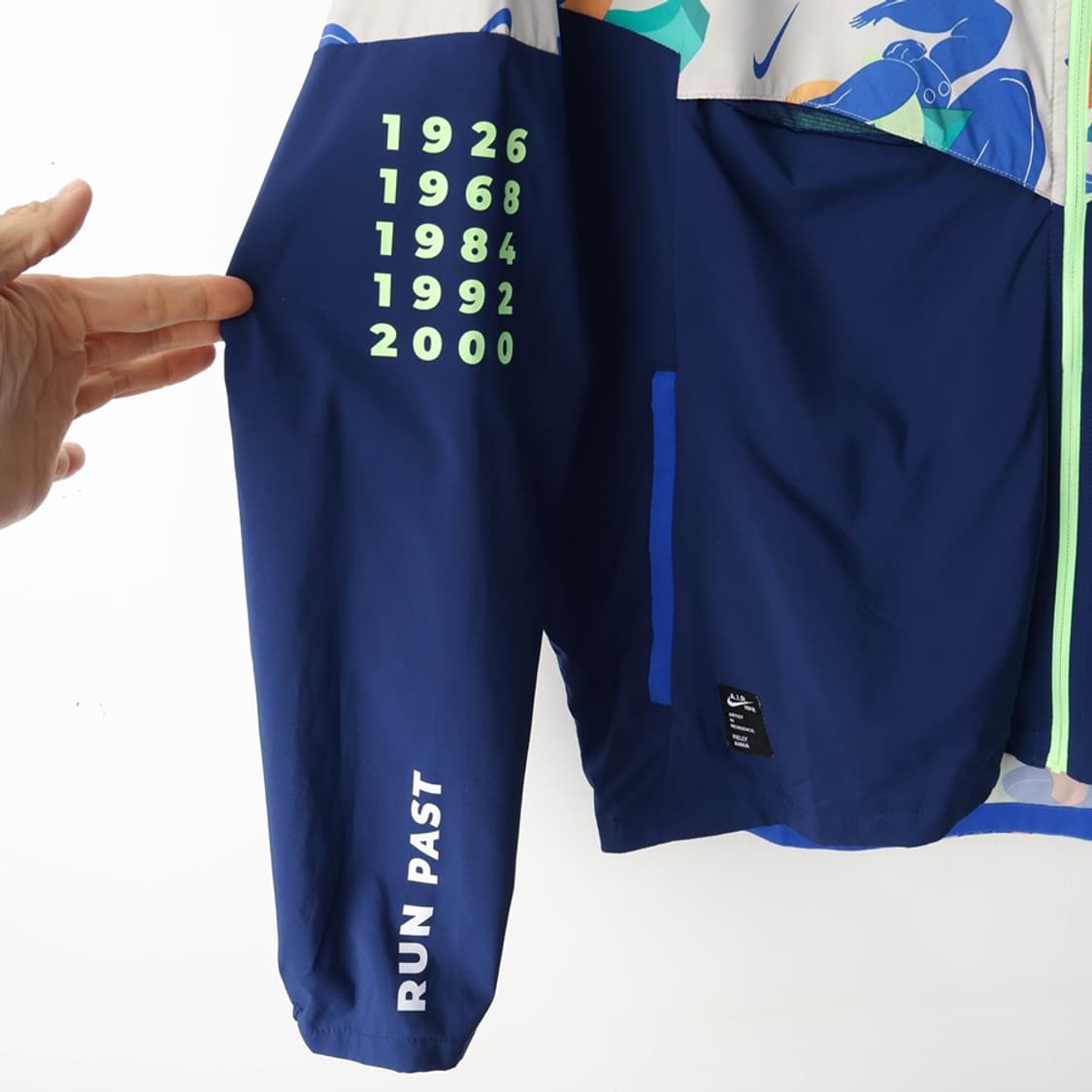 105/나이키X켈리아나 조인트리사인드 런닝자켓 상품이미지5