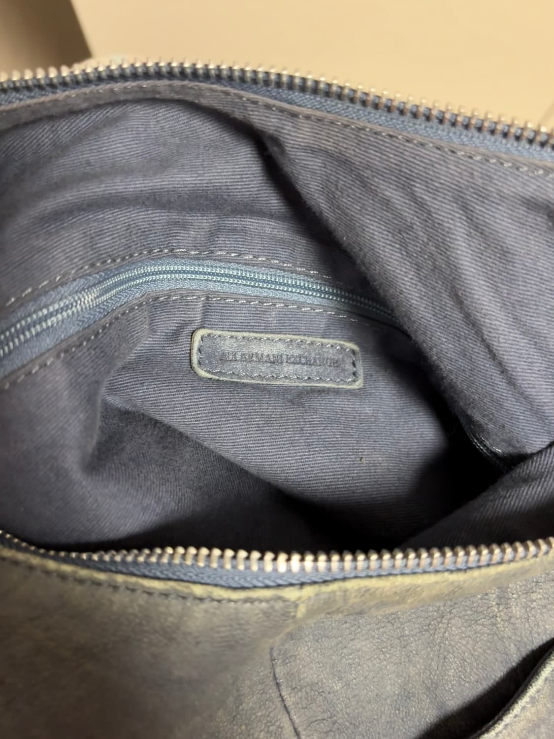 아르마니 익스체인지 스웨이드 백 상품이미지7