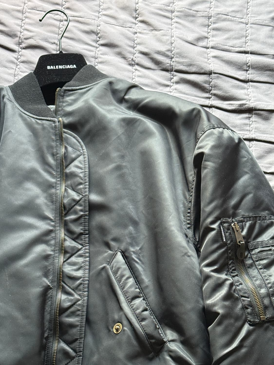 발렌시아가 스탠다드 봄버 M (TMO) 상품이미지1