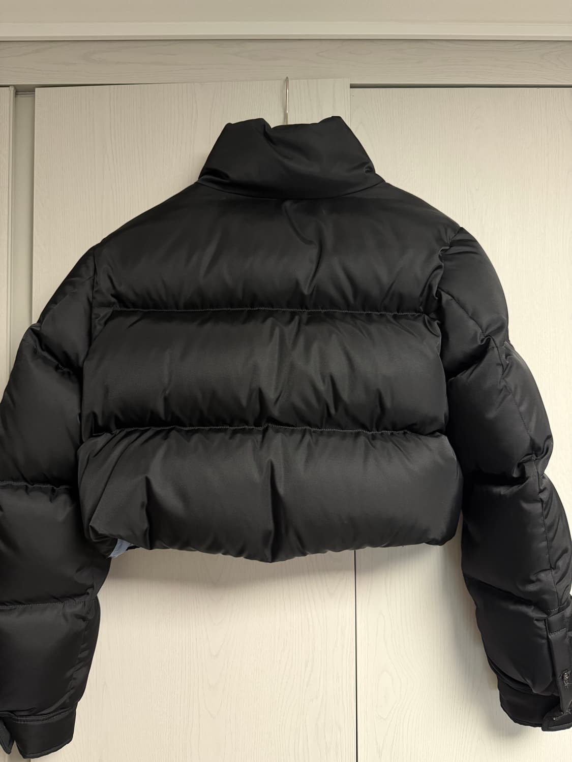 [42] 프라다 리나일론 크롭 패딩 상품이미지5