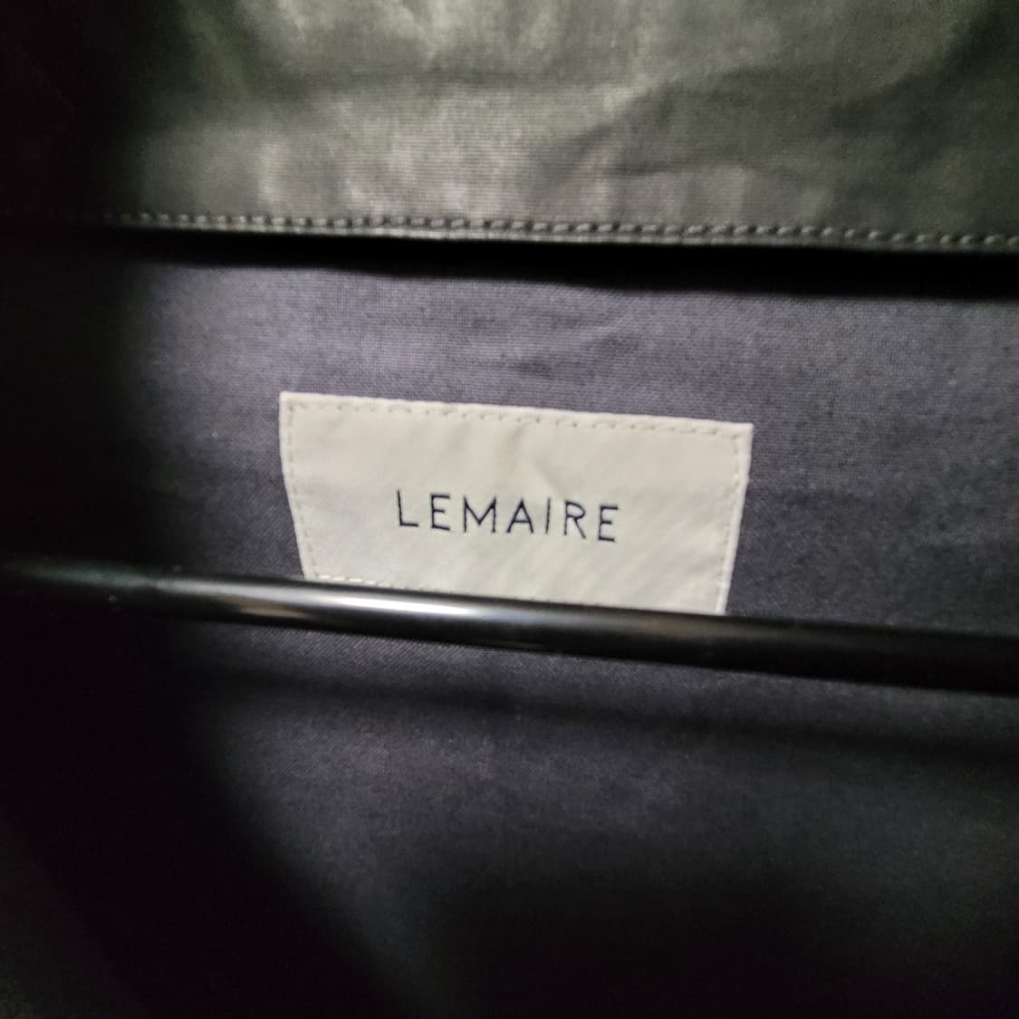 르메르 25fw 레인 숏자켓 오닉스 런웨이 피스

 상품이미지4