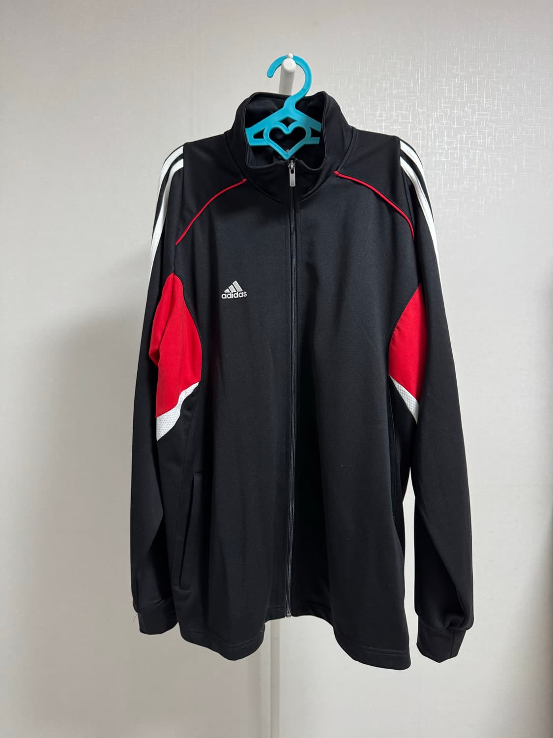 아디다스 검정/레드 삼선 트랙탑 110 상품이미지1