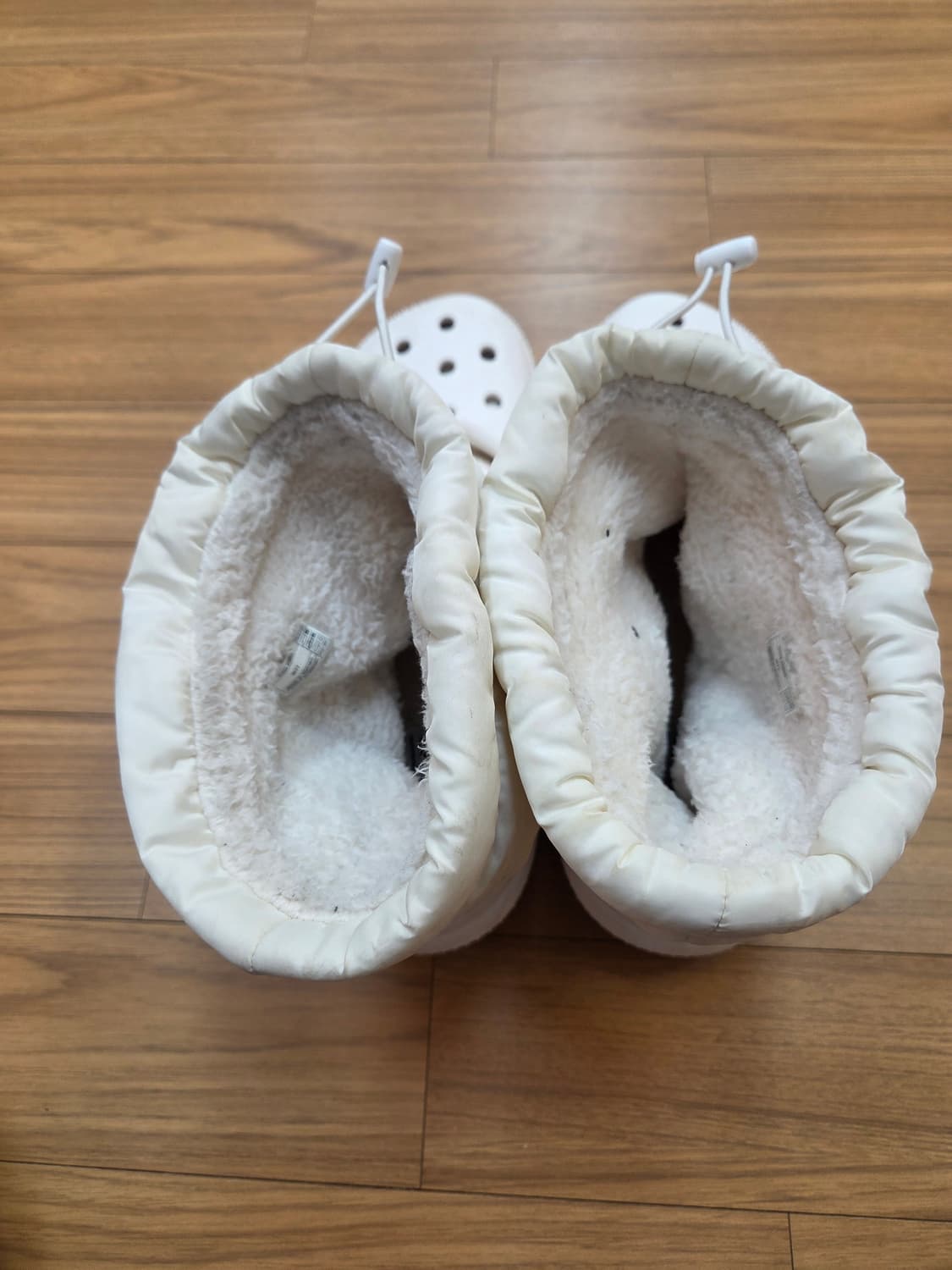 크록스 네오퍼프 부츠입니다
- 색상은 흰색입니다
- 사이즈는 M11입니다 상품이미지5