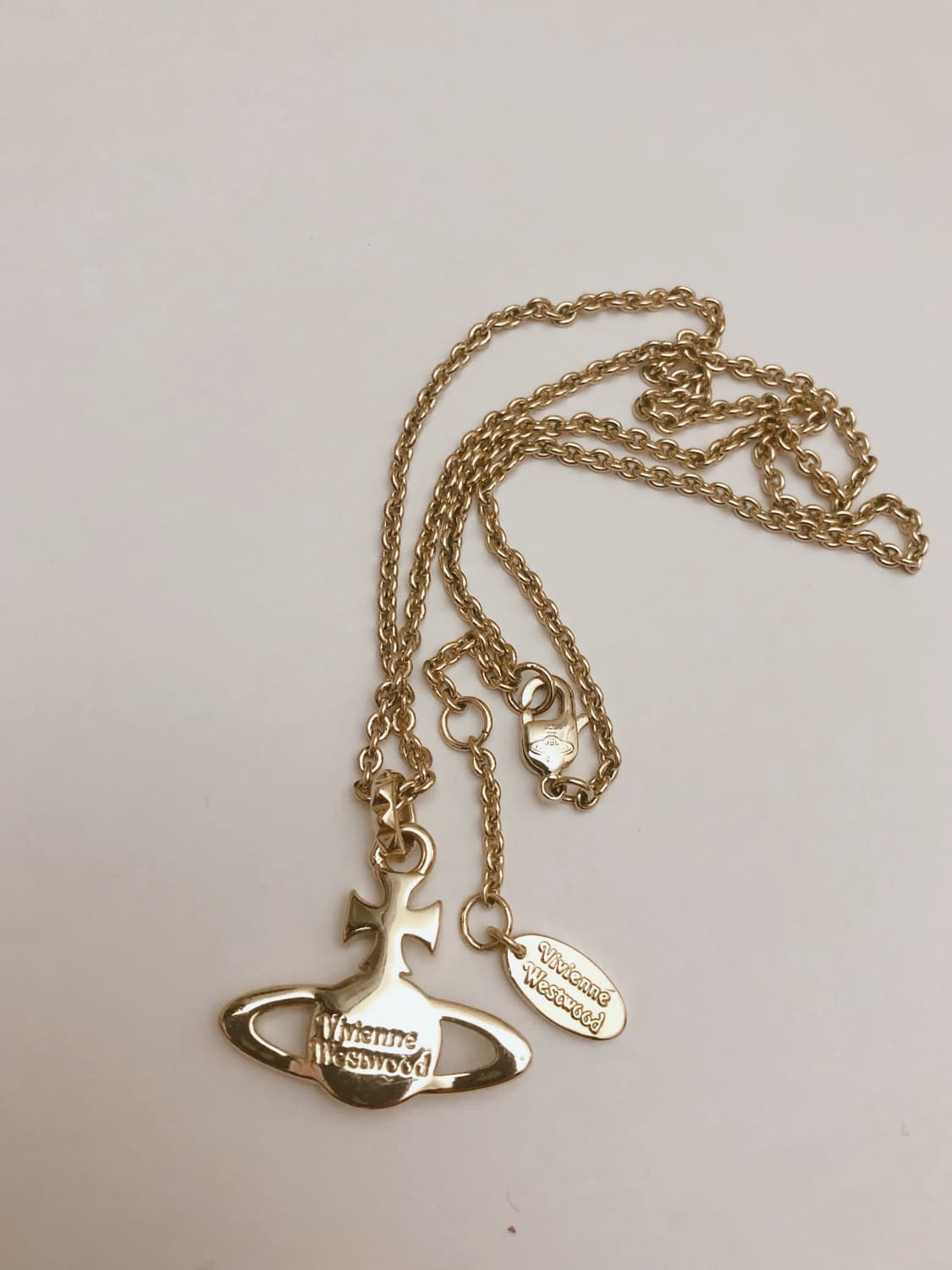 비비안 웨스트우드 메이페이어 바스 릴리프 목걸이 상품이미지1