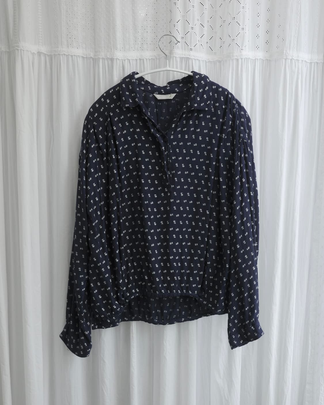 Flower collar navy blouse  상품이미지1