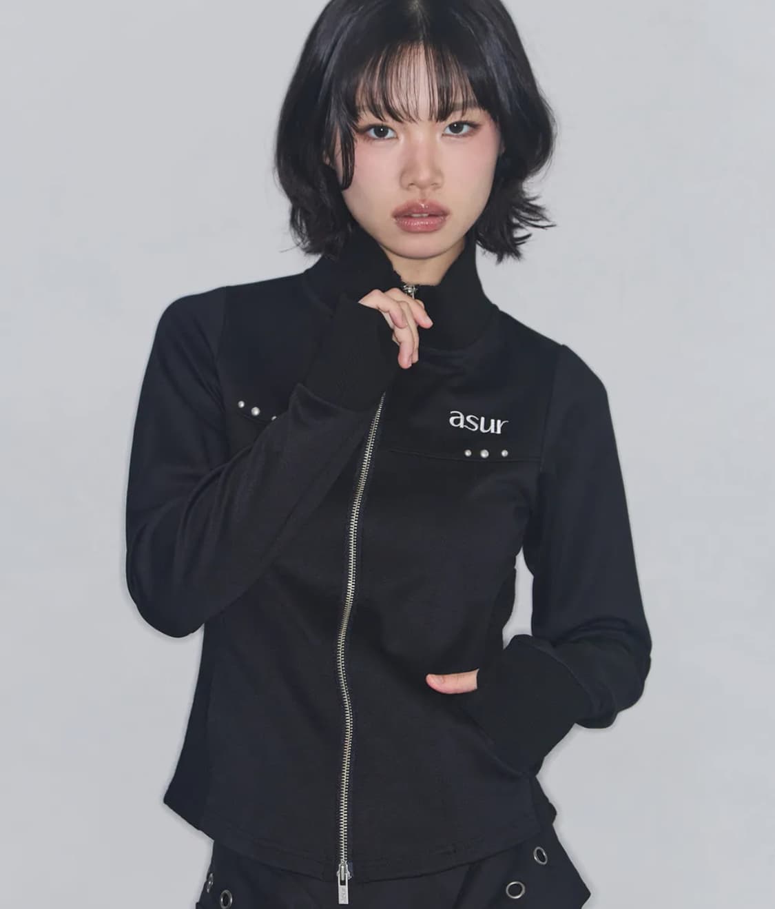 애즈유아 하이넥 리브 집업 블랙 상품이미지1