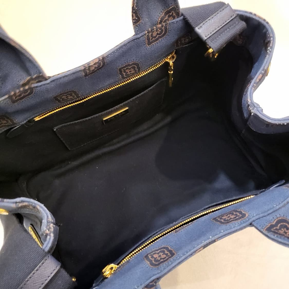 프라다 카나파 패턴 캔버스 토트백 가방 상품이미지9