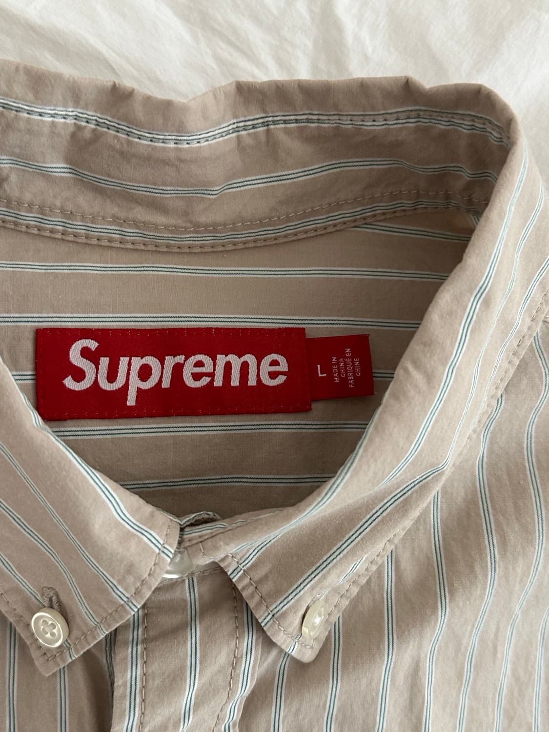 슈프림 루즈 핏 스트라이프 셔츠 탄 23FW 상품이미지2