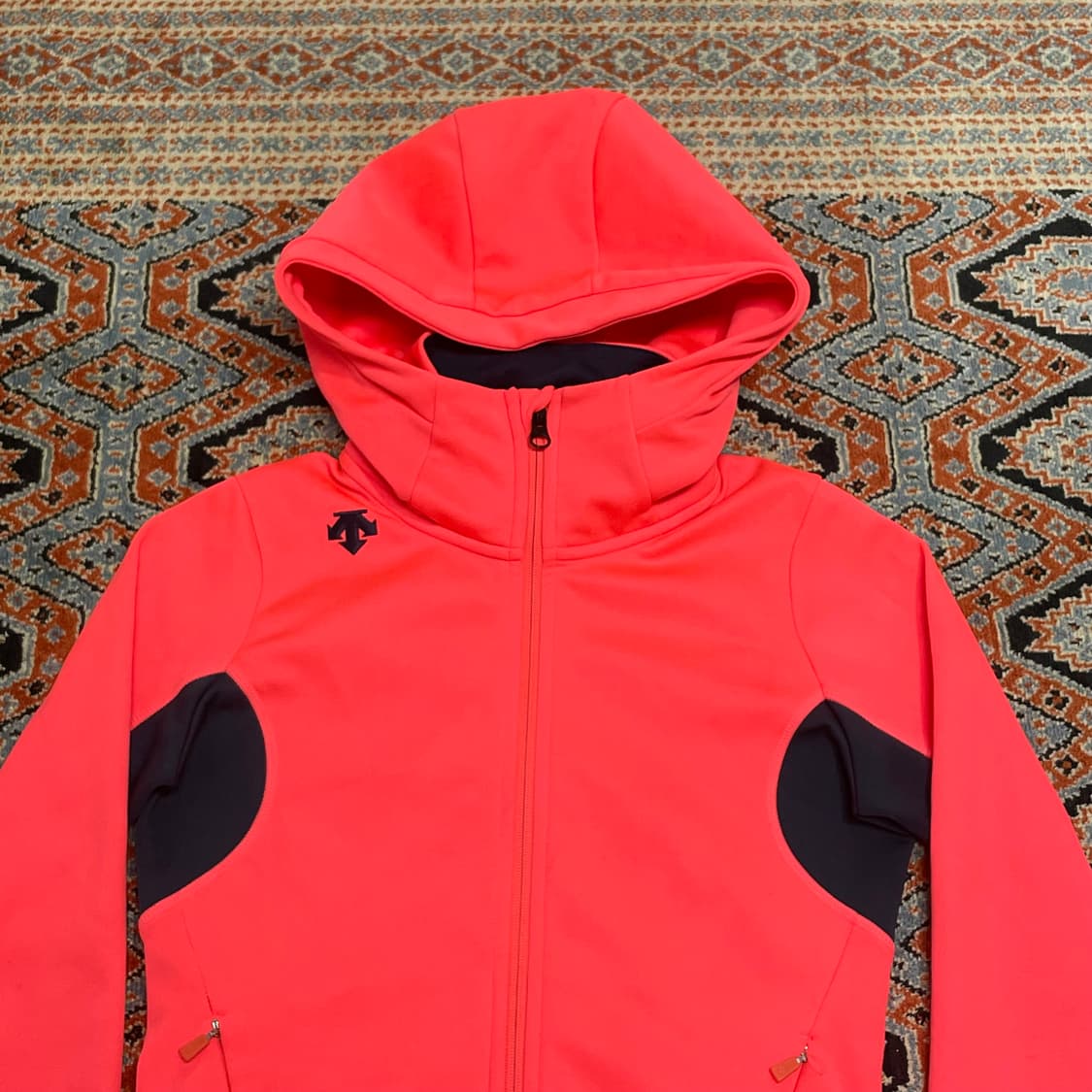 데상트 형광핑크 테크팩 기모 후드집업 여성S 상품이미지2