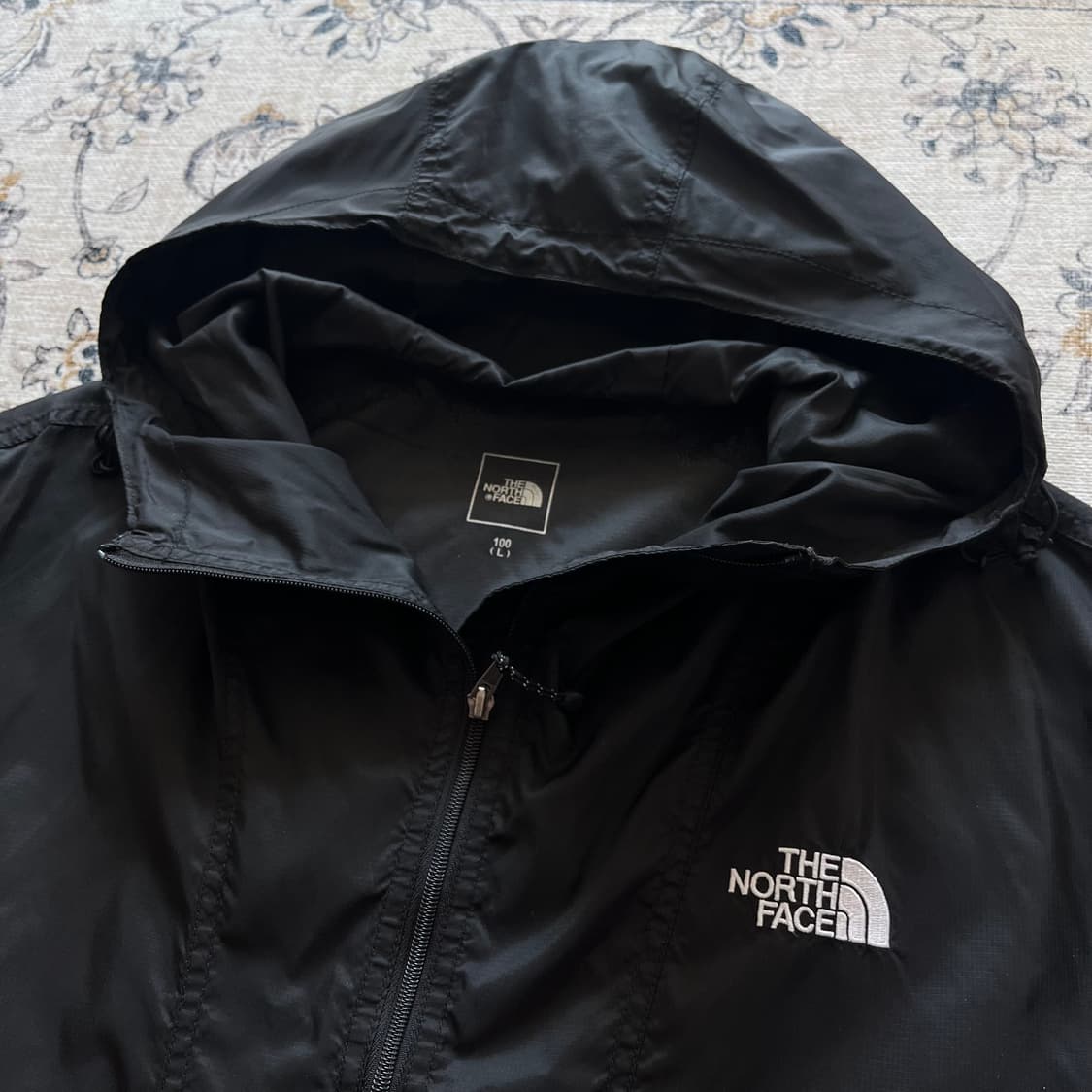 노스페이스 자수로고 바람막이 상품이미지3