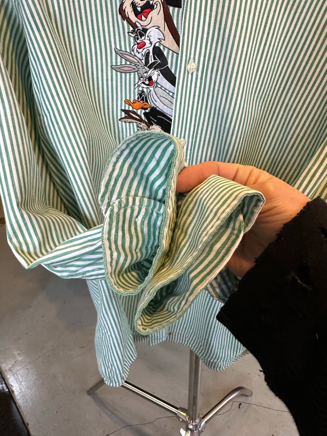 90s 워너브라더스 루니툰 자수 스트라이프 셔츠 1995 상품이미지5