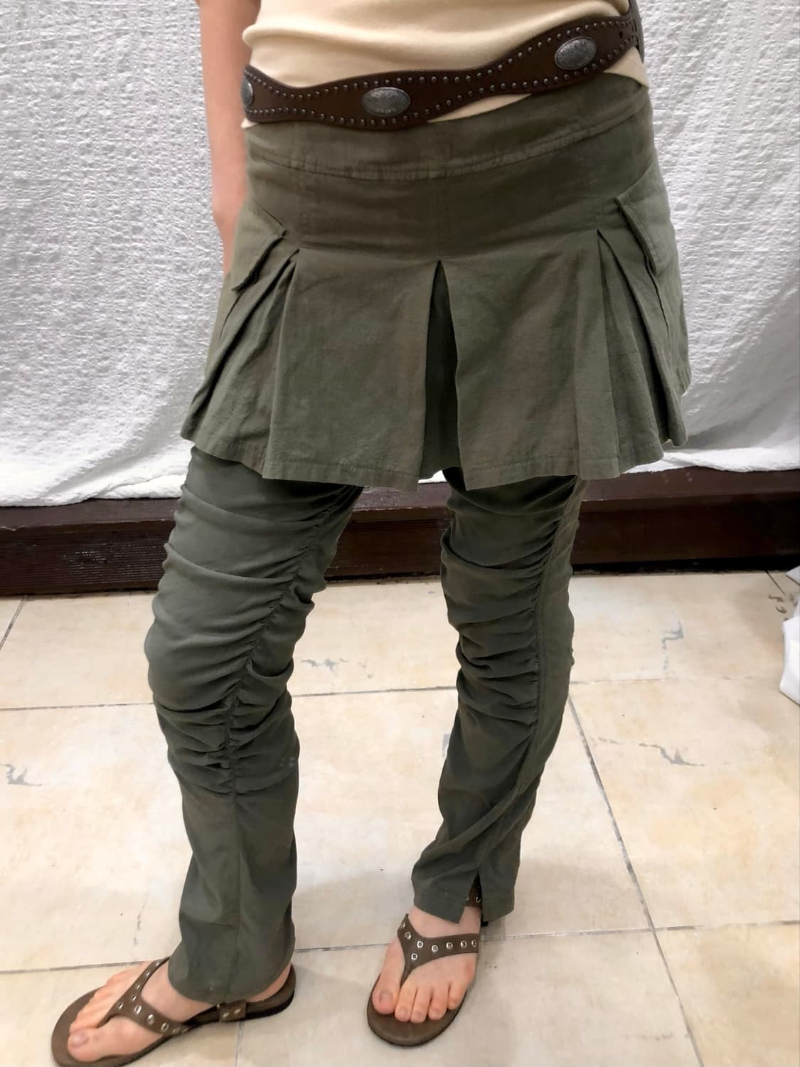 Khaki shirring leggings 상품이미지1