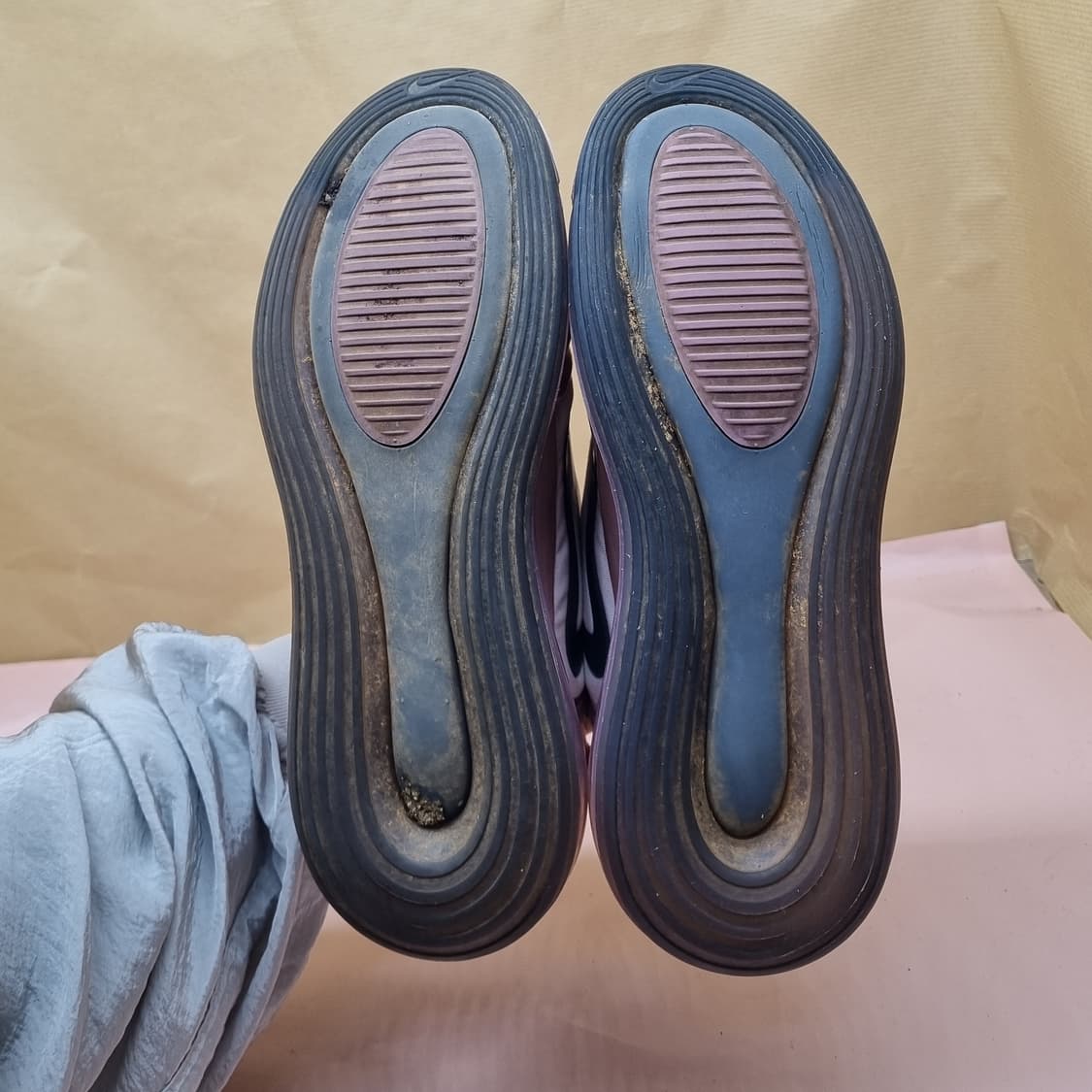 나이키 에어맥스720 여성운동화240 상품이미지3