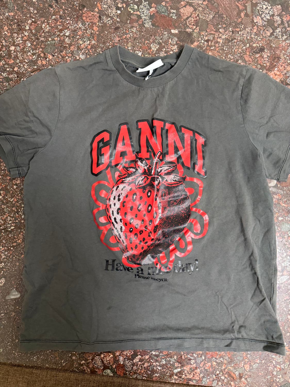 가니 딸기 프린팅 반팔 티셔츠 상품이미지1