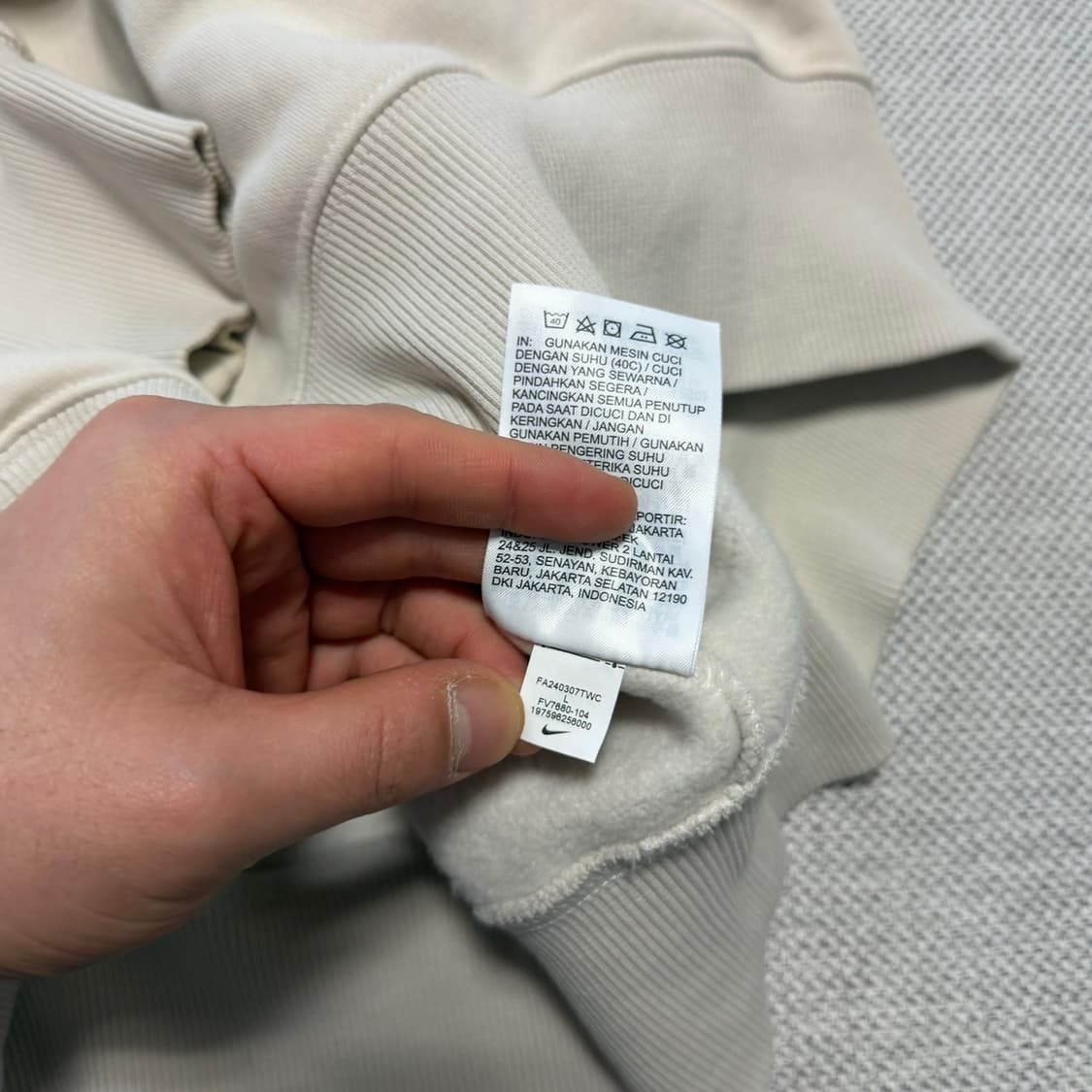 나이키 스펠아웃 빅로고 하프집업 맨투맨 상품이미지4