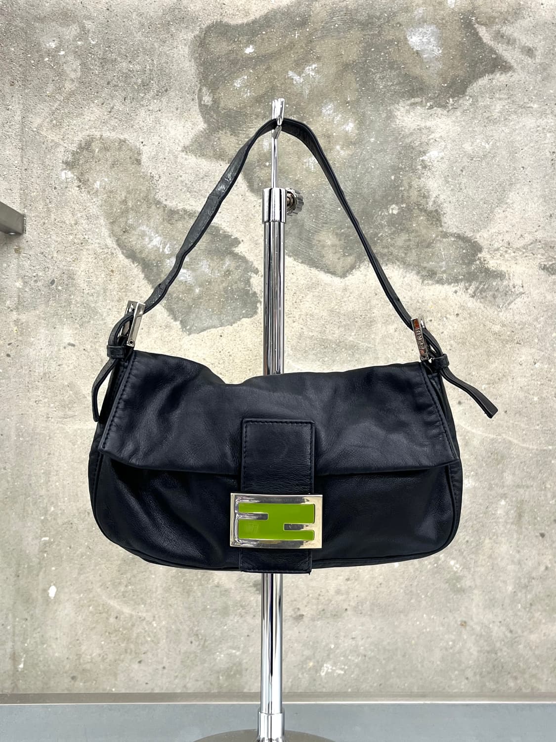 Fendi 펜디 블랙 미니 숄더백 상품이미지1