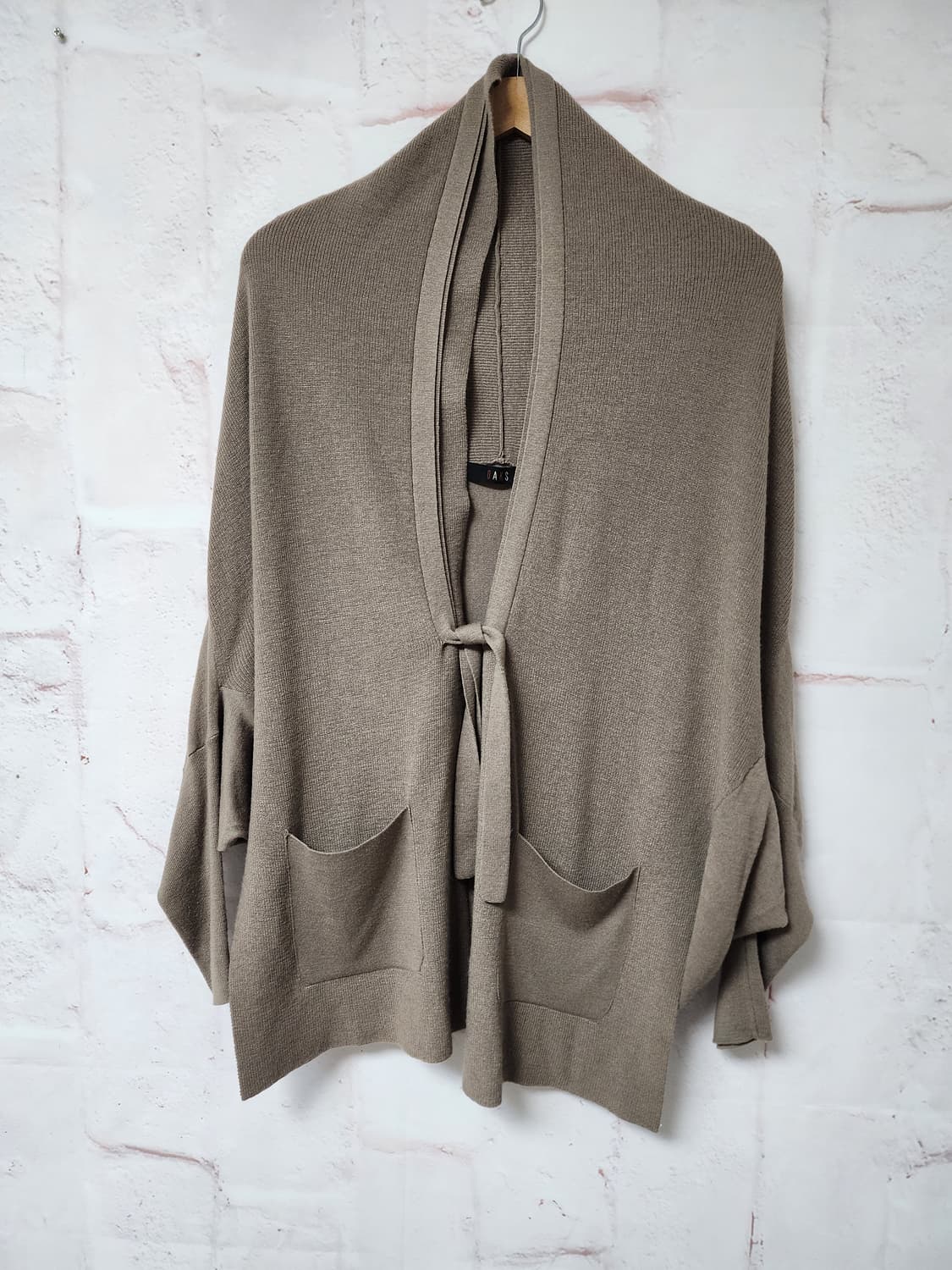 닥스 브라운 색상 니트 가디건 상품이미지2