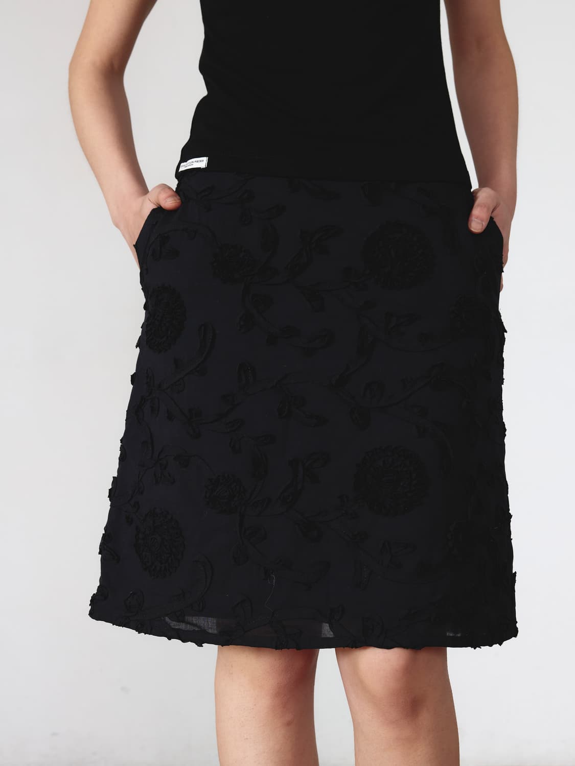 AMORSHAEE FLORAL MIDI SKIRT BK 상품이미지4