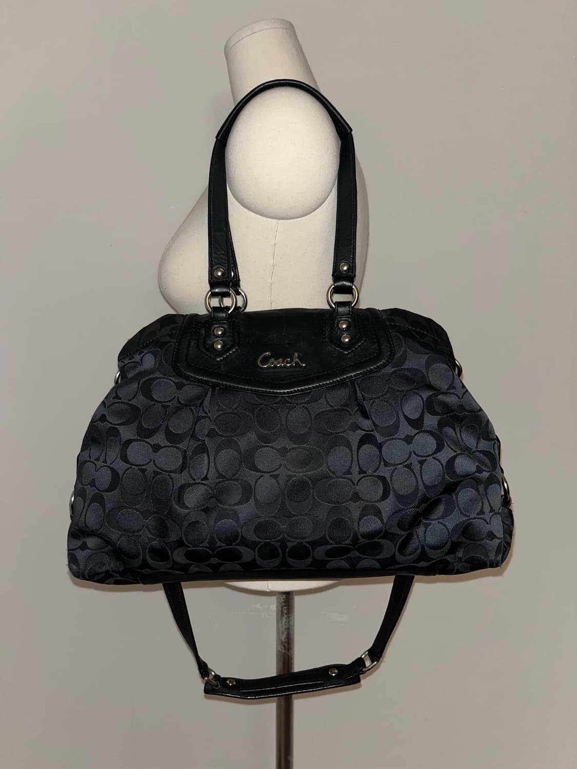 🎉BLACK FRIDAY🎉 Old Coach black bag 상품이미지1