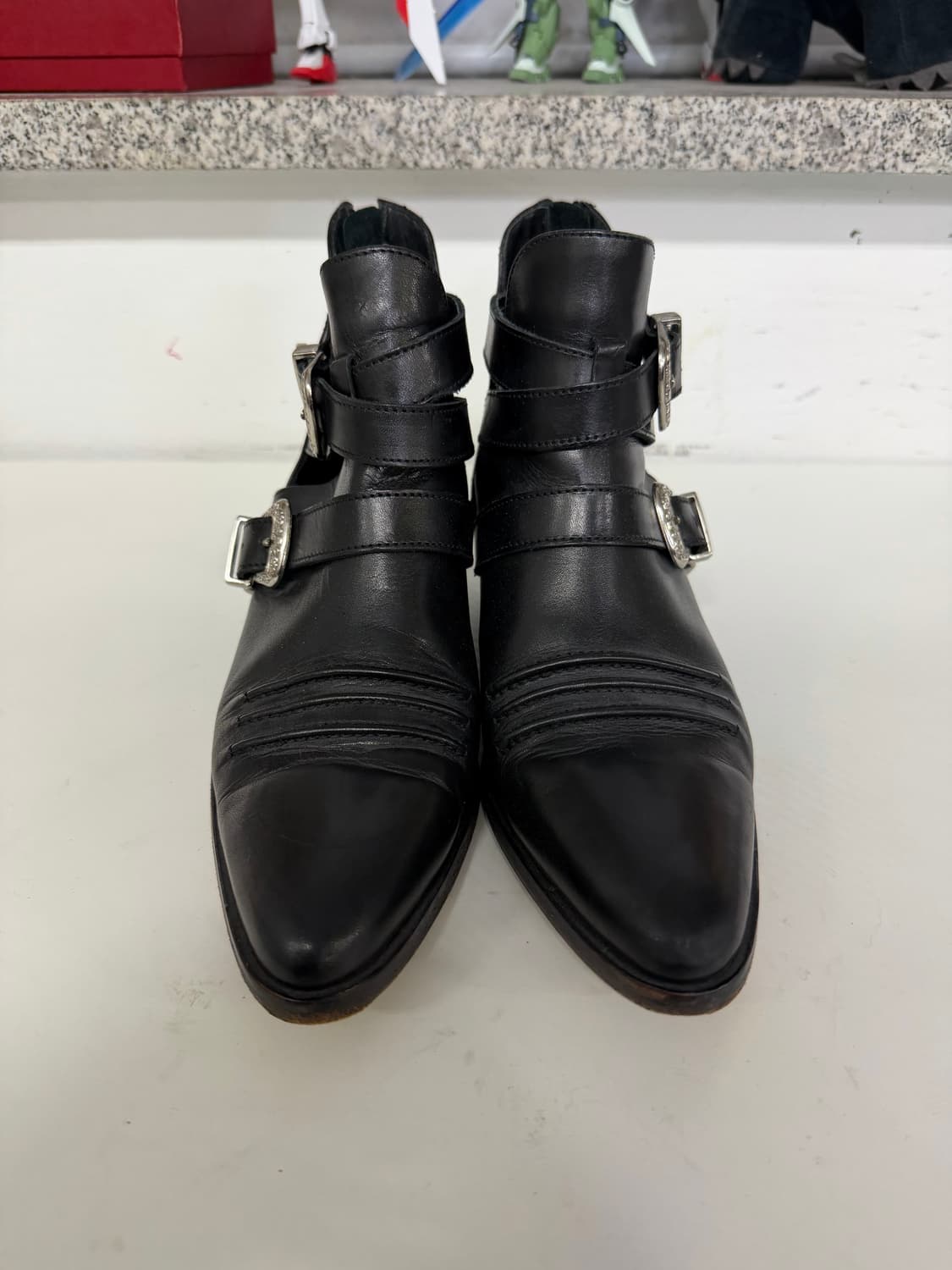 정품) 더쿠플스 한섬 여성 가죽 버클 장식 앵클 부츠 37 상품이미지1