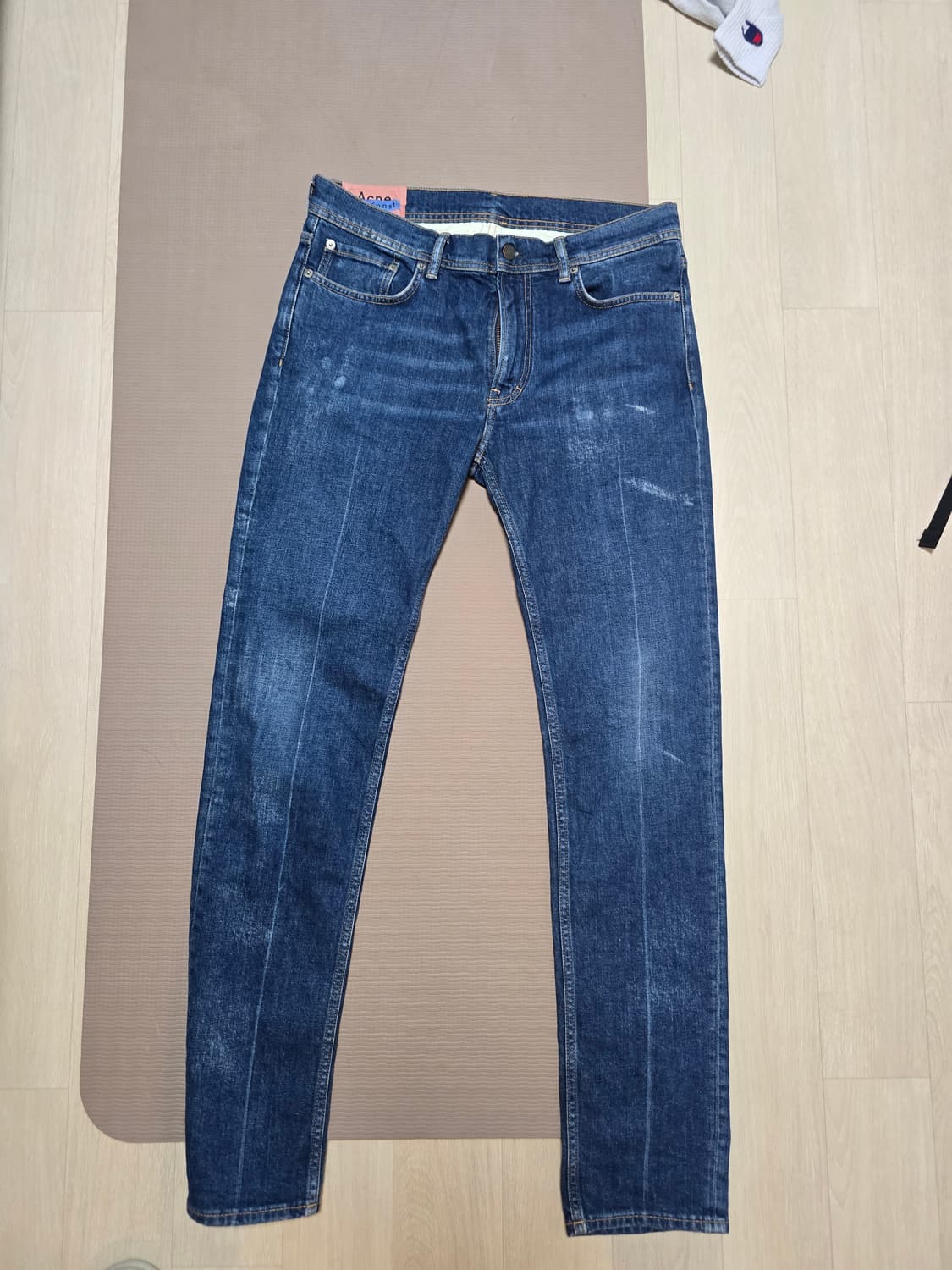 아크네 청바지 팝니다  상품이미지1