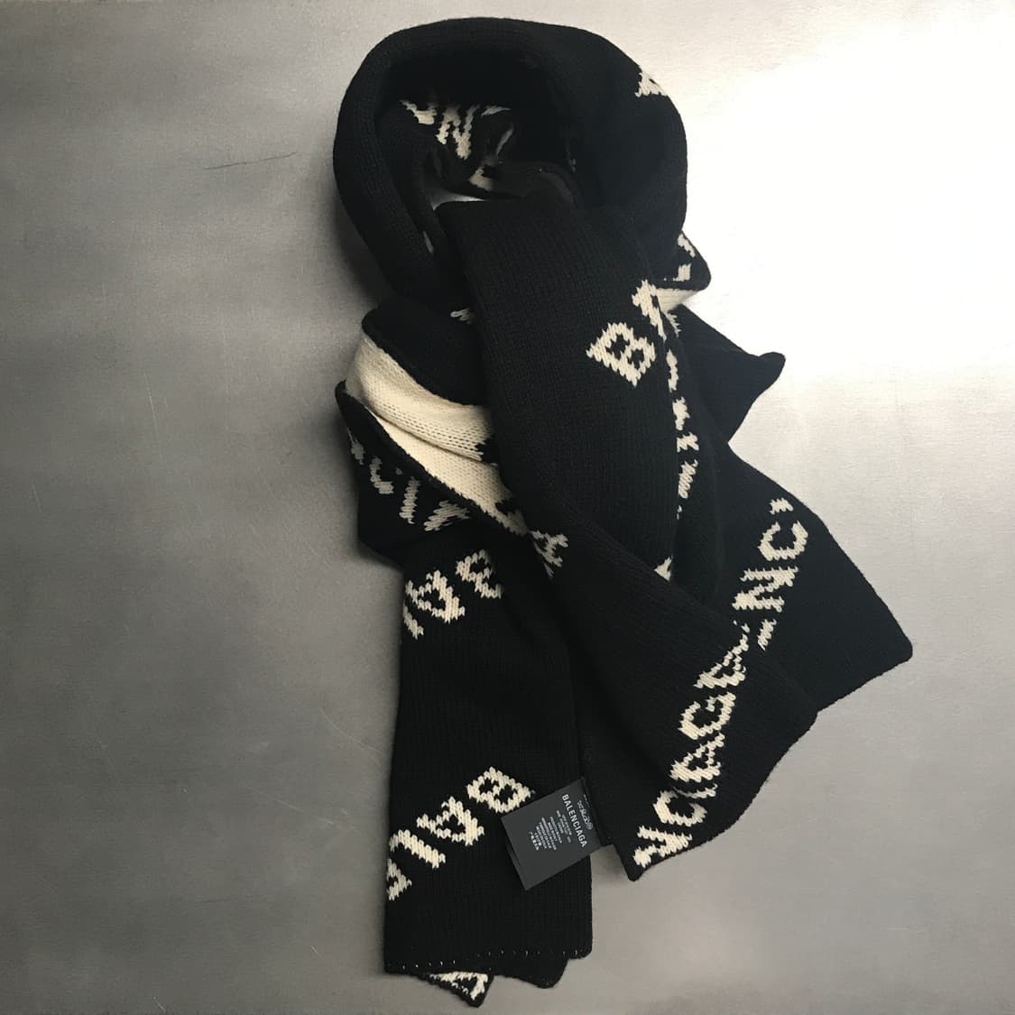 발렌시아가 머플러 상품이미지4