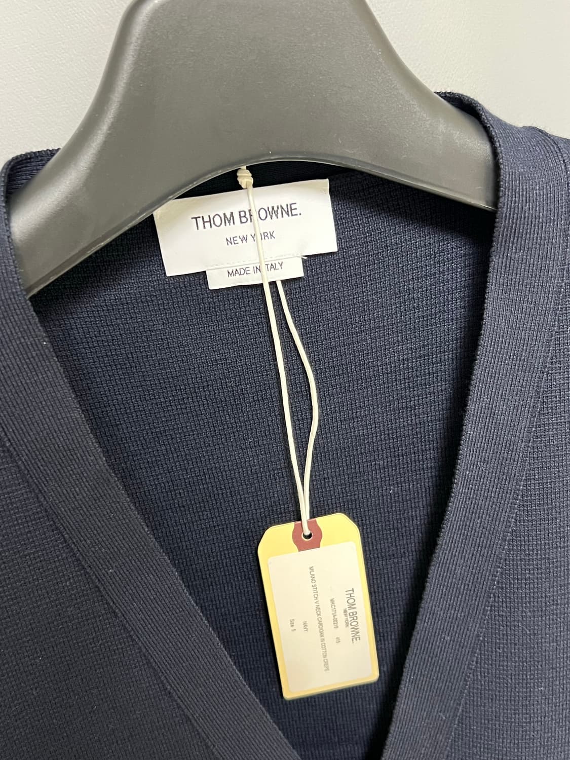 [정품] 새상품급 , 25년식 / 5 톰브라운 밀라노스티치 금장 가디건 상품이미지8