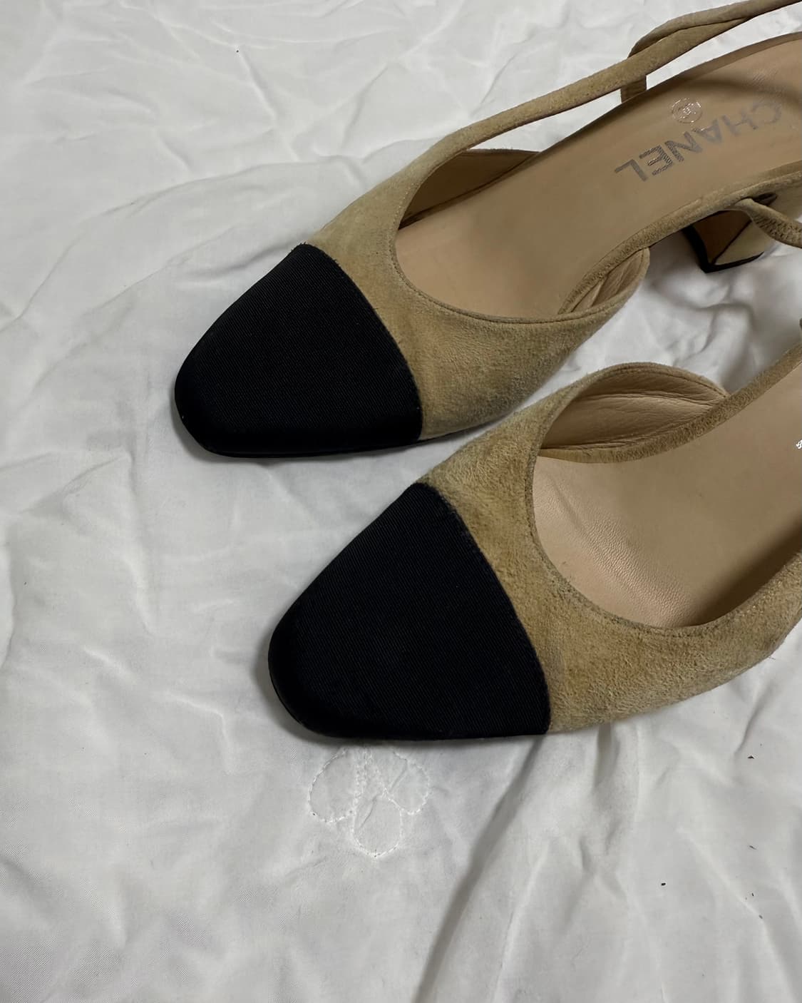 chanel 샤넬 클래식 스웨이드 펌프스 상품이미지5