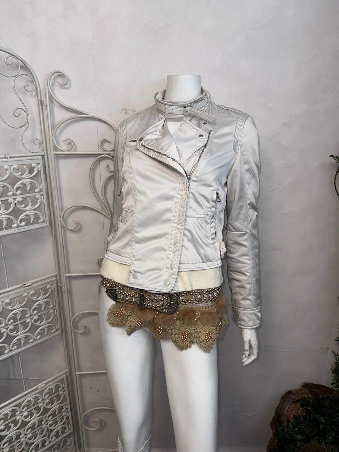 SYSTEM white satin two ways buckle jk 상품이미지5