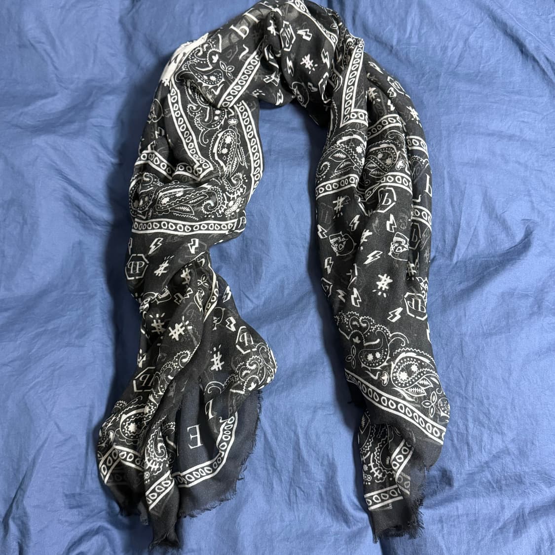 (OS) 필립플레인 모달 실크 달러 머플러 블랙 상품이미지2