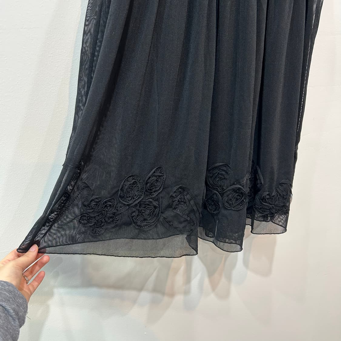 블랙 레이스 플라워 디테일 스커트 상품이미지5